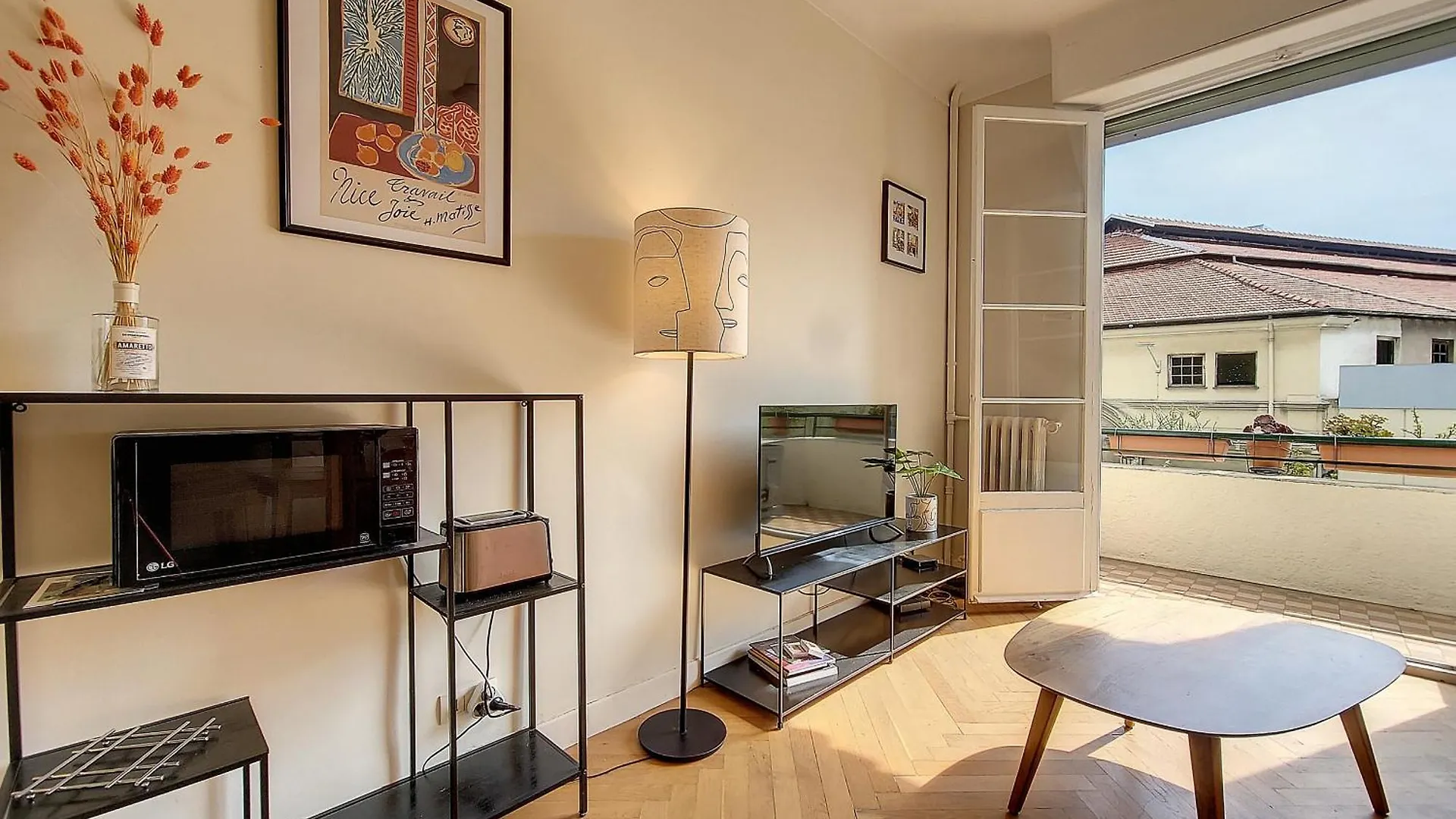 Nestor&Jeeves - Pantai - Near Beach - Balcony Nice Apartment